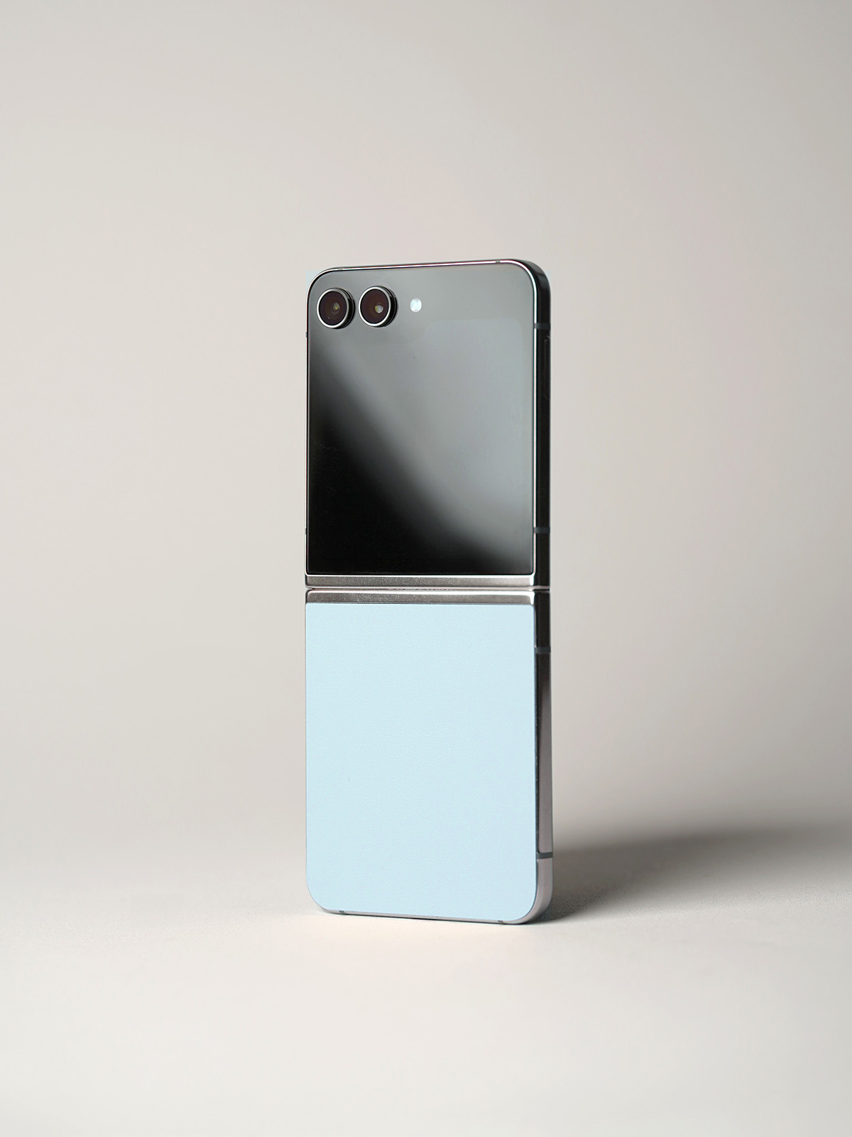 Galaxy Z Flip 5 Skins gallery preview 2