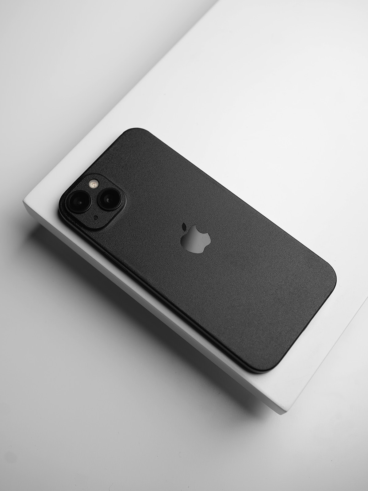 iPhone 15 Plus Skins gallery preview 4