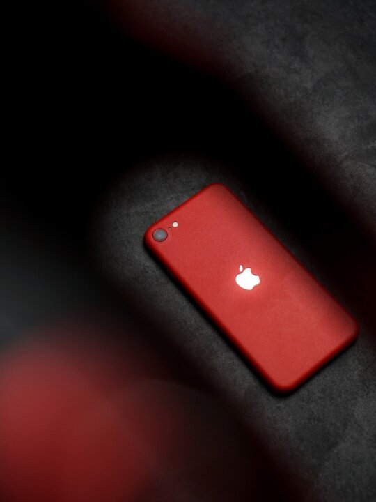 iPhone SE (2022) In Use