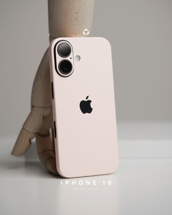 iPhone 17 In Use